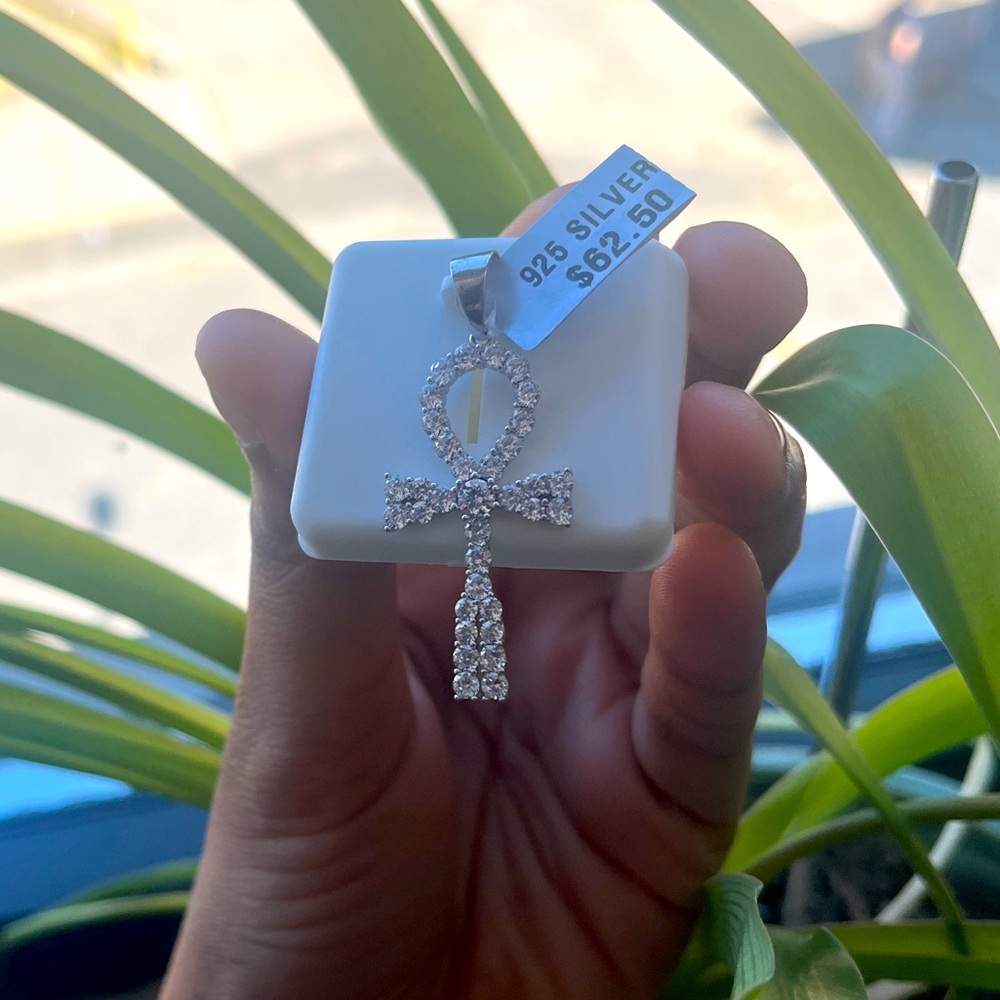 Beautiful Sterling Silver (925 stamped) Anch Cross | imitation diamonds (CZ) NEW